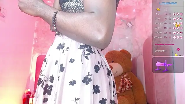 Snapshot of puca_ebony chatting on February 5, 2026, 5:20 pm puca ebony online show from February 5, 2026, 5:20 pm