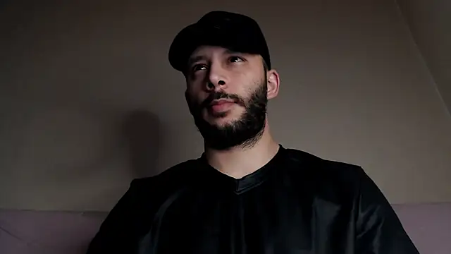 Snapshot of henryaxe chatting on September 18, 2025, 1:52 am henryaxe online show from September 18, 2025, 1:52 am