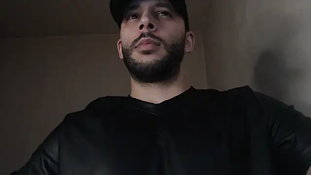 Snapshot of henryaxe chatting on September 25, 2025, 9:54 pm henryaxe online show from September 25, 2025, 9:54 pm