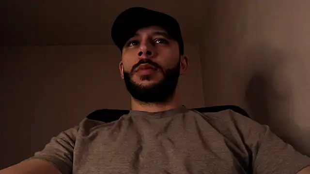 Snapshot of henryaxe chatting on October 26, 2025, 7:42 am henryaxe online show from October 26, 2025, 7:42 am