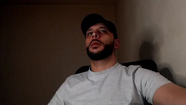 Snapshot of henryaxe chatting on October 14, 2025, 9:36 pm henryaxe online show from October 14, 2025, 9:36 pm