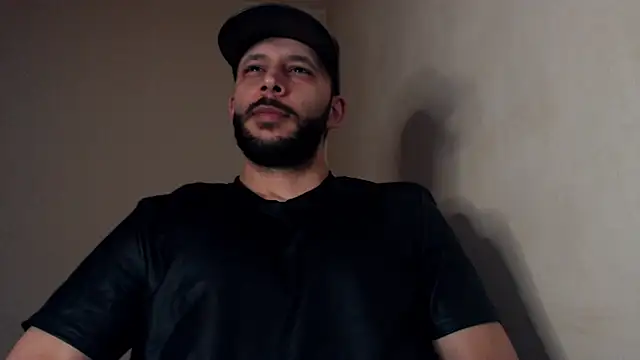 Snapshot of henryaxe chatting on October 25, 2025, 7:51 am henryaxe online show from October 25, 2025, 7:51 am