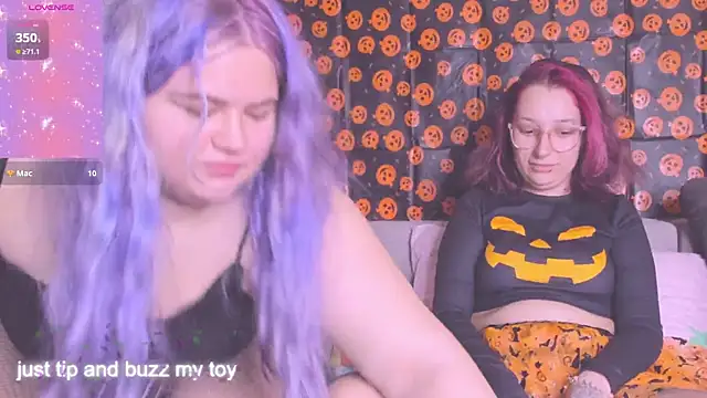 Snapshot of Freakcute_ chatting on October 21, 2025, 7:02 pm Freakcute online show from October 21, 2025, 7:02 pm