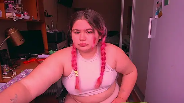 Freakcute  online show from December 19, 2024, 11:07 am