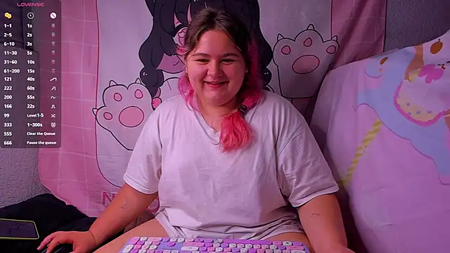 Freakcute  online show from December 9, 2024, 1:45 pm