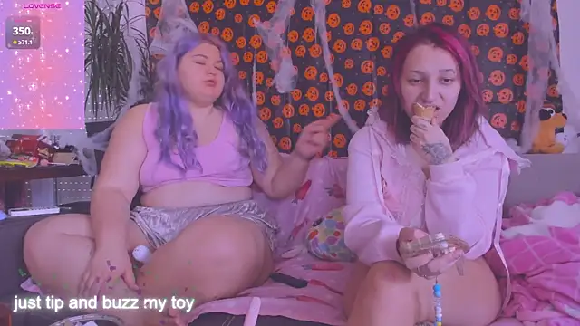 Snapshot of Freakcute_ chatting on October 24, 2025, 10:14 am Freakcute online show from October 24, 2025, 10:14 am