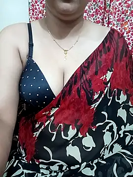 Snapshot of Priya_Boudi chatting on October 25, 2025, 6:30 pm Priya Boudi online show from October 25, 2025, 6:30 pm