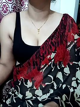 Snapshot of Priya_Boudi chatting on October 6, 2025, 6:30 pm Priya Boudi online show from October 6, 2025, 6:30 pm