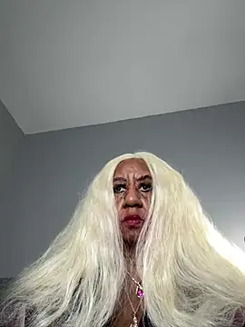 Snapshot of BreanaDivine chatting on February 16, 2025, 4:21 pm BreanaDivine online show from February 16, 2025, 4:21 pm