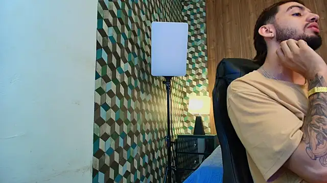 Snapshot of Michael_magno chatting on October 7, 2025, 6:31 pm Michael magno online show from October 7, 2025, 6:31 pm