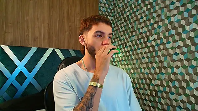 Snapshot of Michael_magno chatting on October 20, 2025, 10:49 am Michael magno online show from October 20, 2025, 10:49 am