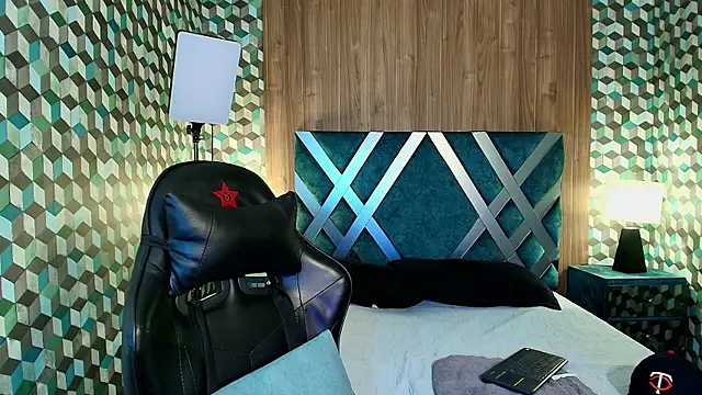 Michael magno online show from November 13, 2025, 3:05 pm