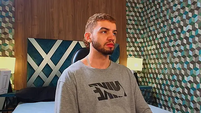 Snapshot of Michael_magno chatting on September 17, 2025, 10:28 am Michael magno online show from September 17, 2025, 10:28 am