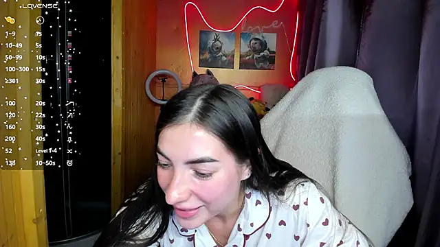 Fiery Brunette  online show from September 24, 2025, 10:22 am