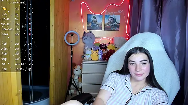 Fiery Brunette  online show from October 3, 2025, 4:19 pm