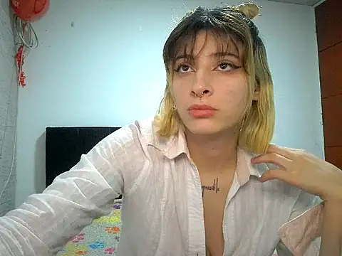 Mia foster1 online show from May 26, 2026, 11:03 pm