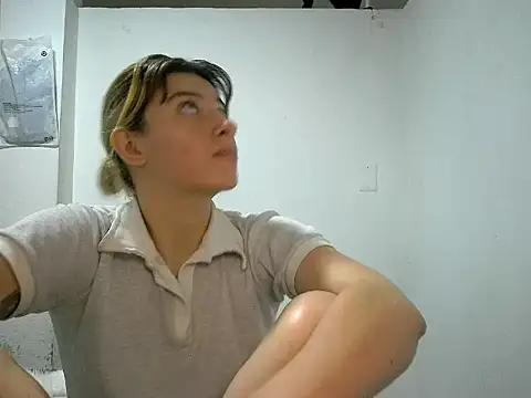 Mia foster1 online show from May 21, 2026, 2:09 am