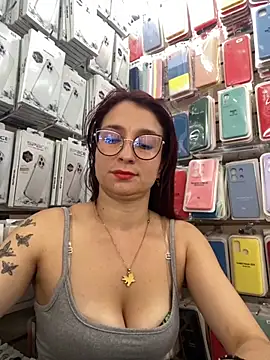 Snapshot of Paula382023 chatting on September 29, 2025, 8:47 pm Paula382023 online show from September 29, 2025, 8:47 pm