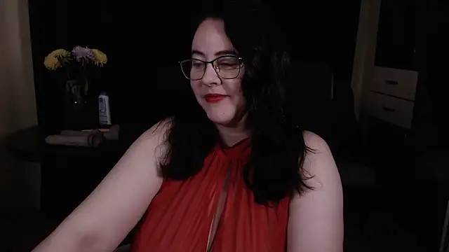 Snapshot of poshmistress chatting on October 26, 2025, 4:13 am poshmistress online show from October 26, 2025, 4:13 am