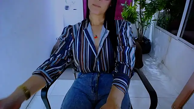 Snapshot of BitterMomXxx chatting on September 26, 2025, 12:34 pm BitterMomXxx online show from September 26, 2025, 12:34 pm