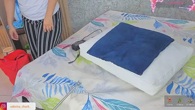 sabrina shark  online show from December 19, 2025, 1:42 am