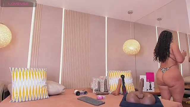 sabrina shark  online show from April 7, 2026, 12:01 am