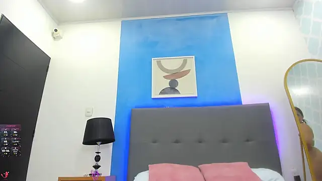 ayla13  online show from October 2, 2025, 7:06 pm