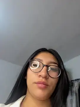 Sexyedith09 online show from April 13, 2026, 6:12 pm