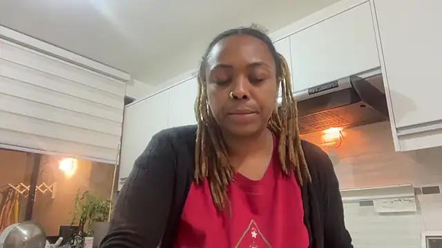 ChocolateCakeQueen online show from October 5, 2025, 2:13 am