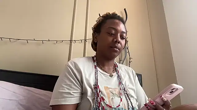 Snapshot of ChocolateCakeQueen chatting on March 11, 2025, 4:29 pm ChocolateCakeQueen online show from March 11, 2025, 4:29 pm