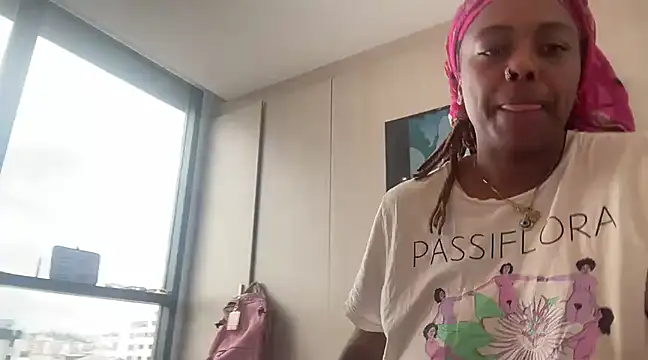 Snapshot of ChocolateCakeQueen chatting on March 16, 2025, 7:49 pm ChocolateCakeQueen online show from March 16, 2025, 7:49 pm