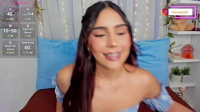 Snapshot of HazzelGray chatting on October 8, 2025, 4:19 pm HazzelGray online show from October 8, 2025, 4:19 pm