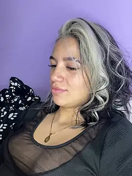 hannahb-e online show from March 8, 2025, 12:00 am