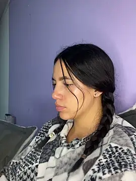 hannahb-e online show from April 15, 2026, 7:58 pm