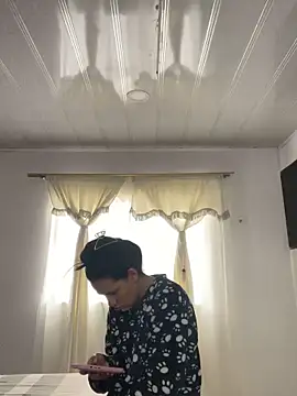 Snapshot of hannahb-e chatting on October 17, 2025, 2:30 pm hannahb-e online show from October 17, 2025, 2:30 pm