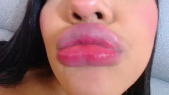 emily brontee  online show from February 4, 2025, 3:47 pm