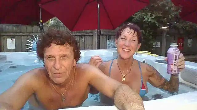 sexyandjagundo online show from July 9, 2026, 12:22 am