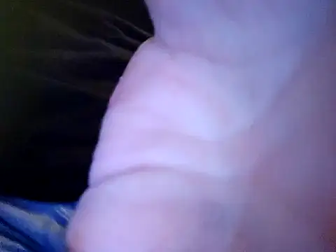 Snapshot of bakeyesmokems chatting on January 27, 2025, 1:37 am bakeyesmokems online show from January 27, 2025, 1:37 am