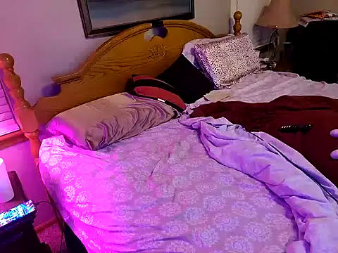 Snapshot of bakeyesmokems chatting on February 20, 2025, 1:57 am bakeyesmokems online show from February 20, 2025, 1:57 am