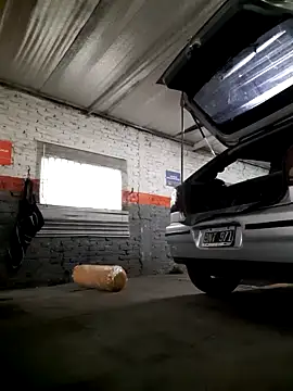 hecwil8 online show from September 19, 2025, 5:28 pm