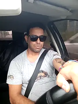 hecwil8 online show from October 17, 2025, 11:34 am