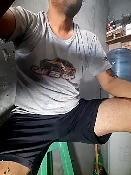 hecwil8 online show from January 14, 2026, 12:42 pm