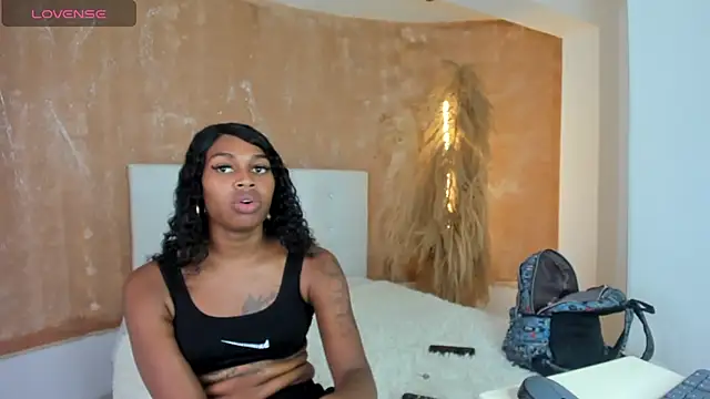 Snapshot of shenielxx chatting on September 17, 2025, 2:52 pm shenielxx online show from September 17, 2025, 2:52 pm