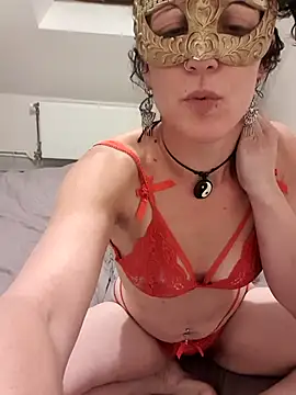 Snapshot of Masquegirlmysterious chatting on June 11, 2026, 7:27 am Masquegirlmysterious online show from June 11, 2026, 7:27 am