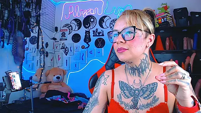 AbyzouLux online show from September 17, 2025, 4:09 pm