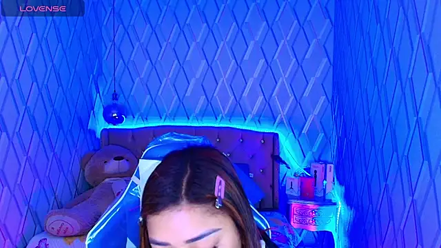 Snapshot of NicolleTaylor chatting on October 14, 2025, 4:02 am NicolleTaylor online show from October 14, 2025, 4:02 am