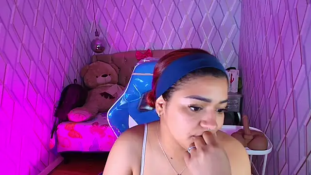 NicolleTaylor online show from January 14, 2026, 3:43 am