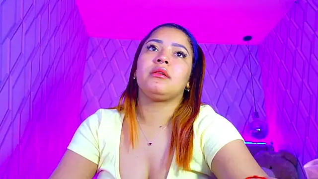 Snapshot of NicolleTaylor chatting on October 21, 2025, 4:12 am NicolleTaylor online show from October 21, 2025, 4:12 am