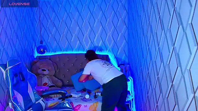 Snapshot of NicolleTaylor chatting on October 30, 2025, 3:49 am NicolleTaylor online show from October 30, 2025, 3:49 am