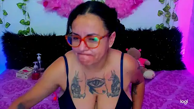 MegamKim online show from October 1, 2025, 11:30 pm